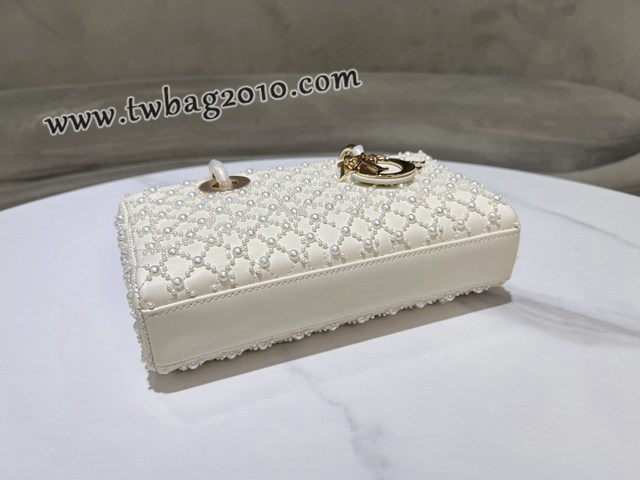 Dior专柜新款迪奥高仿原单Lady D-Joy横版刺绣半颗珍珠白色手提女包 djfk1259